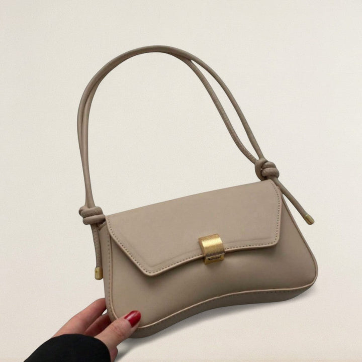 Μαρία – Διακριτική γοητεία για μέρα και νύχτα