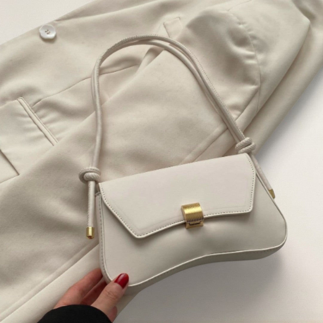 Μαρία – Διακριτική γοητεία για μέρα και νύχτα