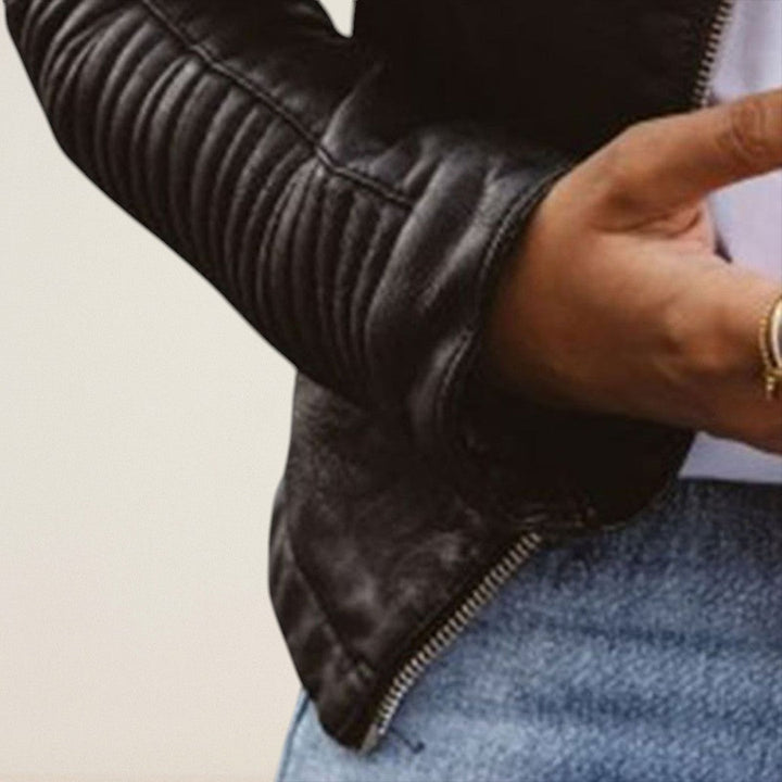 Σελίνα – στυλάτη μπουφάν μοτοσικλέτας