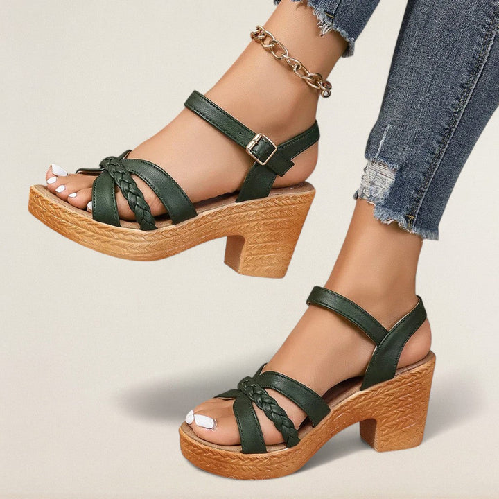 Ελένη – θηλυκή, σταθερή και άνετη στην καθημερινότητα