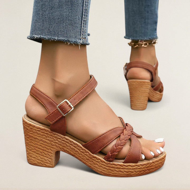 Ελένη – θηλυκή, σταθερή και άνετη στην καθημερινότητα