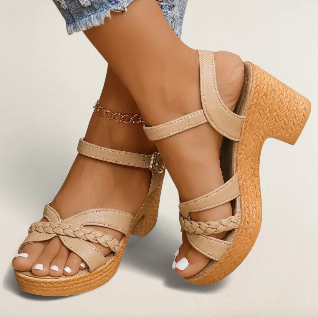 Ελένη – θηλυκή, σταθερή και άνετη στην καθημερινότητα