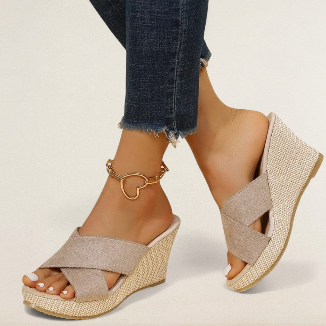 Άννα – Καλοκαιρινά ελαφριά με στυλ