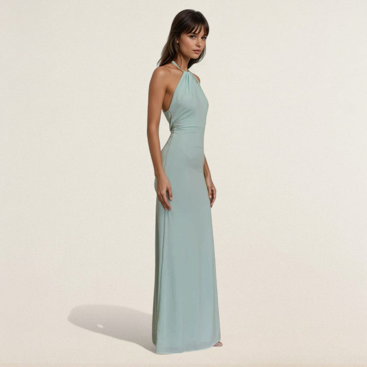 Λίβια – Λιτό κόψιμο με κομψή φινέτσα