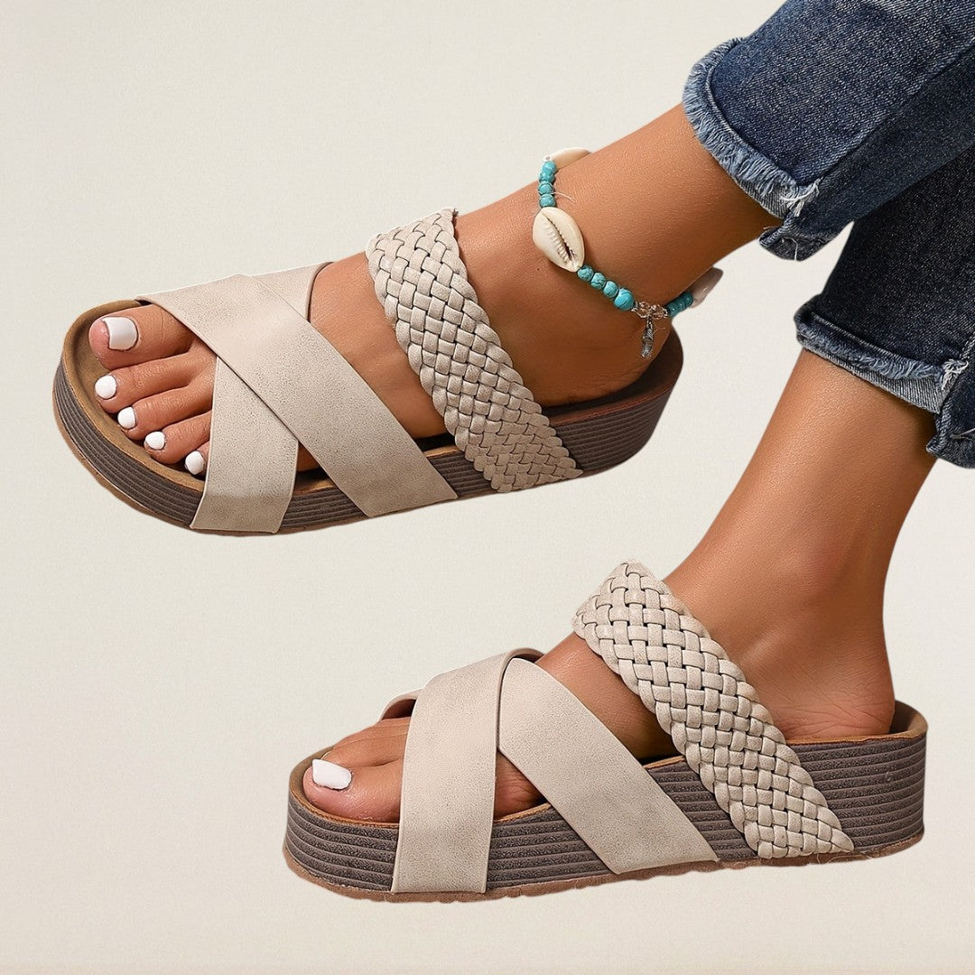 Σελήνη – άνετο μοντέρνο για τα καλοκαιρινά σου βήματα