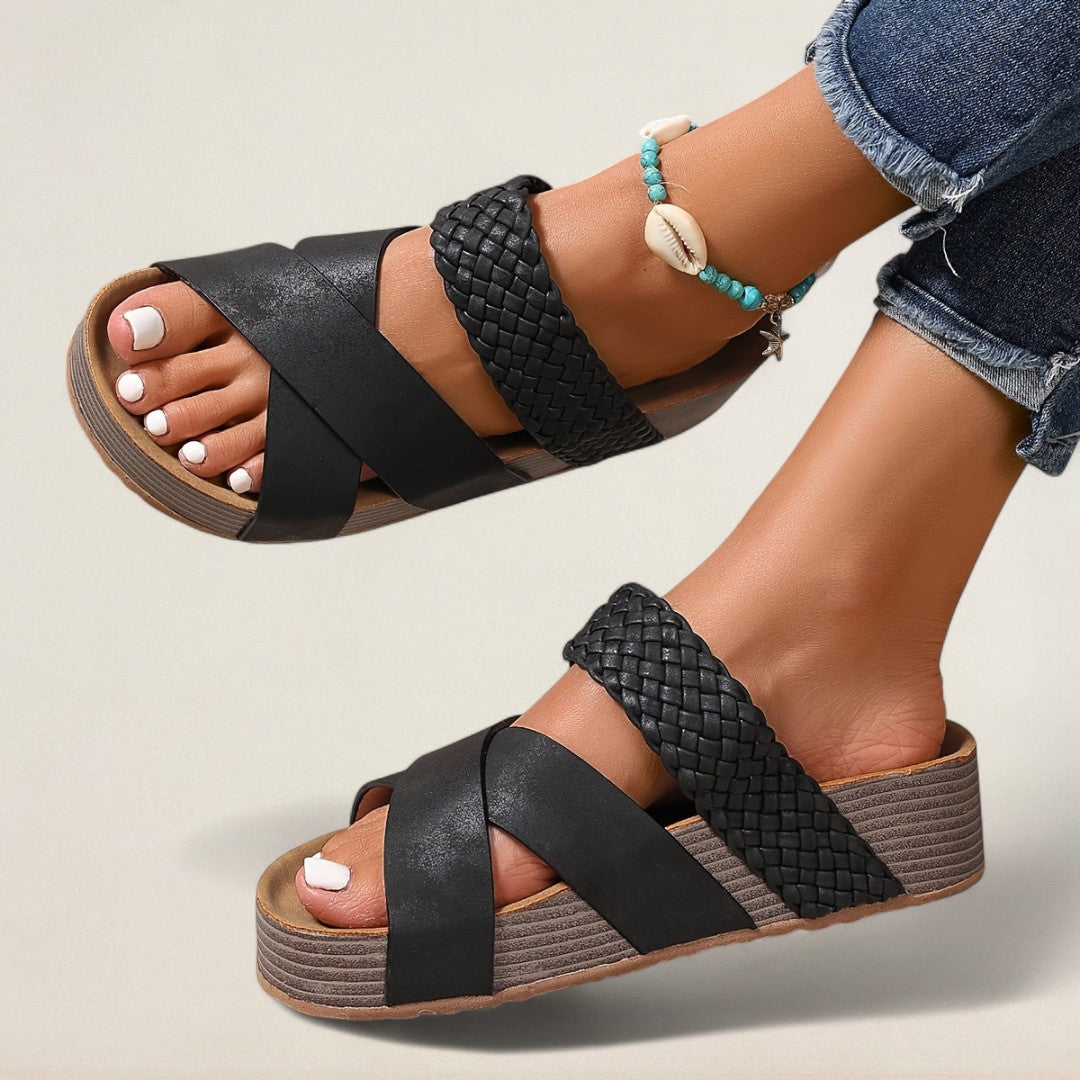 Σελήνη – άνετο μοντέρνο για τα καλοκαιρινά σου βήματα