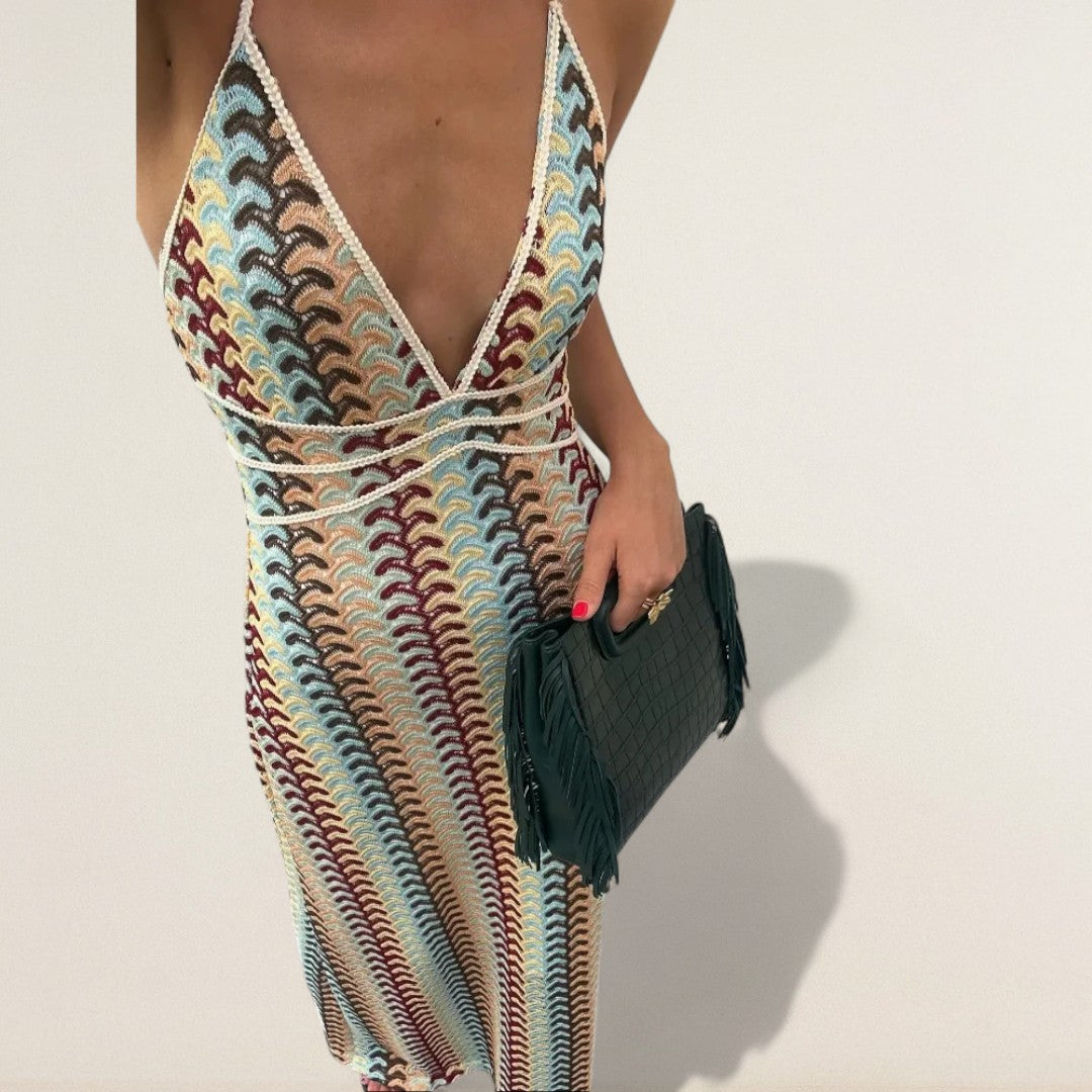 Μαρία – το αέρινο Hâlterneck-Maxikleid με ρετρό γοητεία