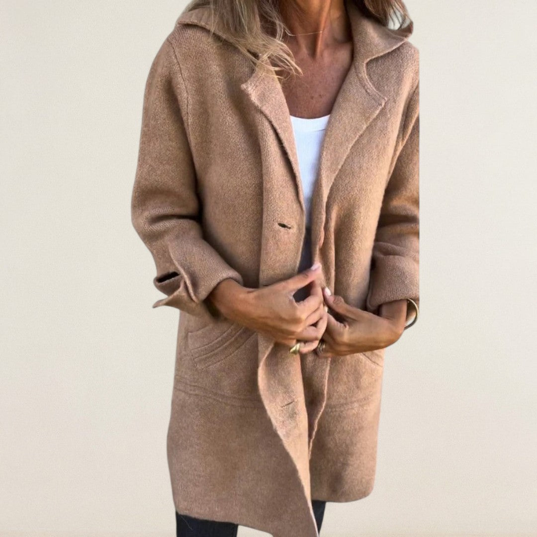 Μαρία – Μακρύ μπουφάν μεταβατικής περιόδου με διαχρονική γραμμή