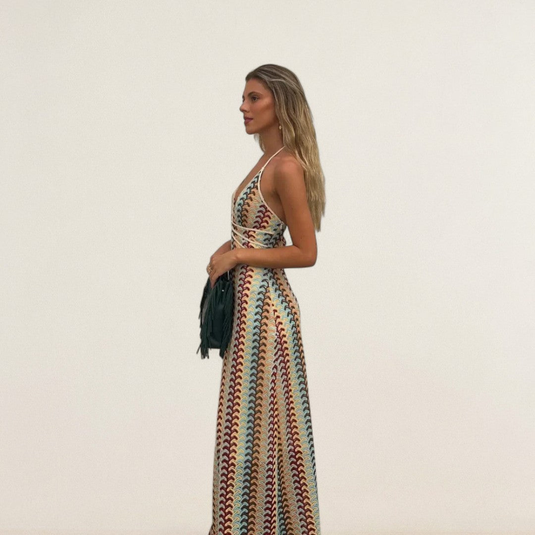 Μαρία – το αέρινο Hâlterneck-Maxikleid με ρετρό γοητεία